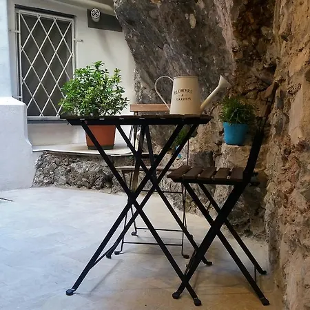 Clara's House Apartmán